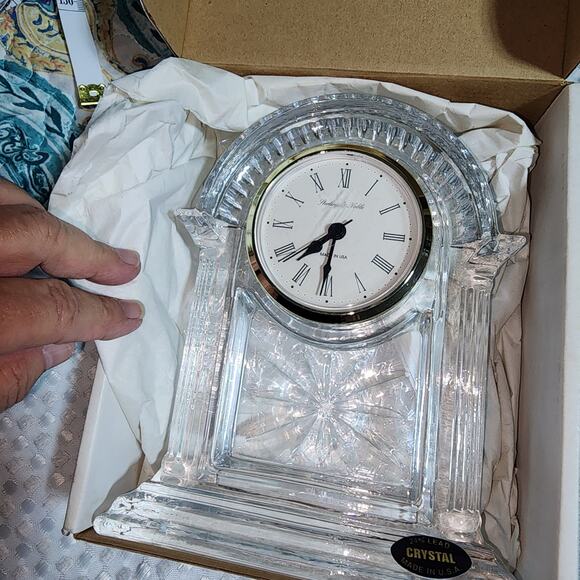 VINTAGE STERLING & NOBLE LEAD CRYSTAL MANTEL CLOCK - Picture 2 of 4